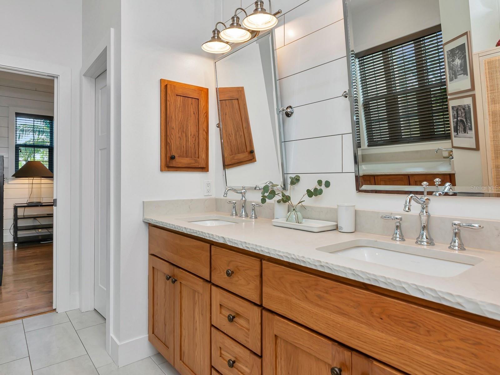 1406 DEER HAMMOCK RD, SARASOTA, FL, 34240