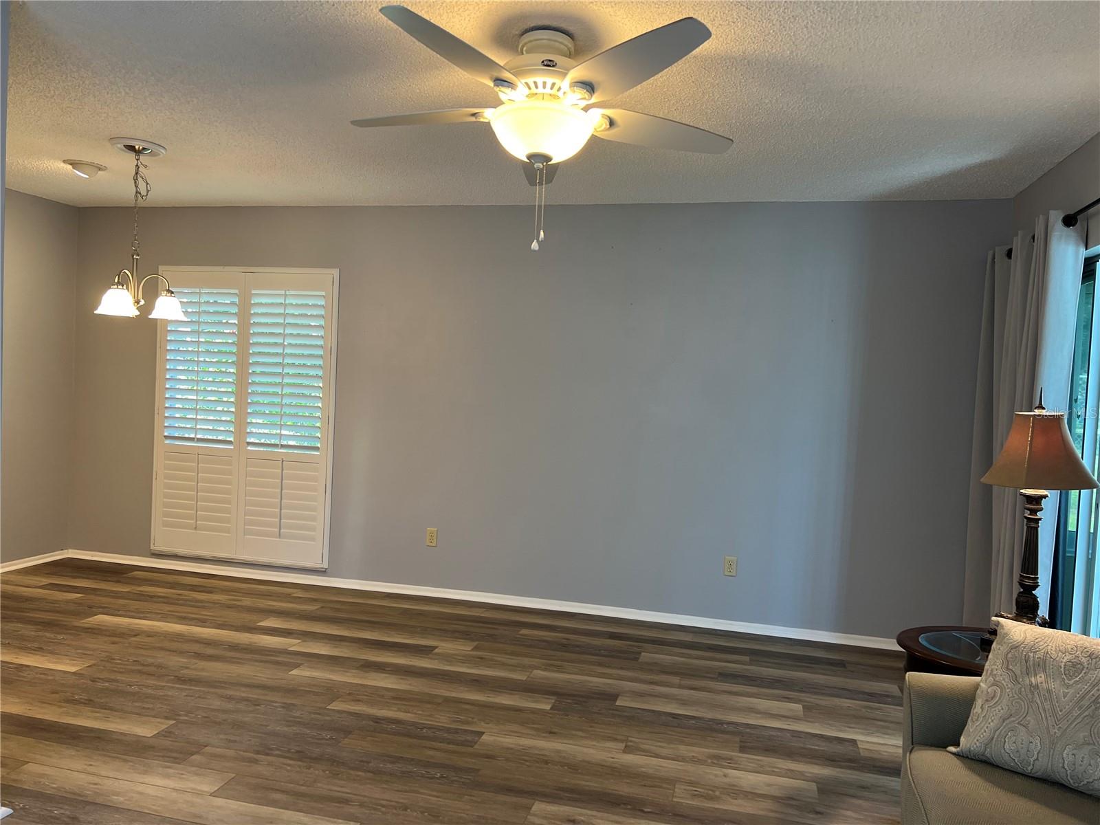 Dining area to left of room