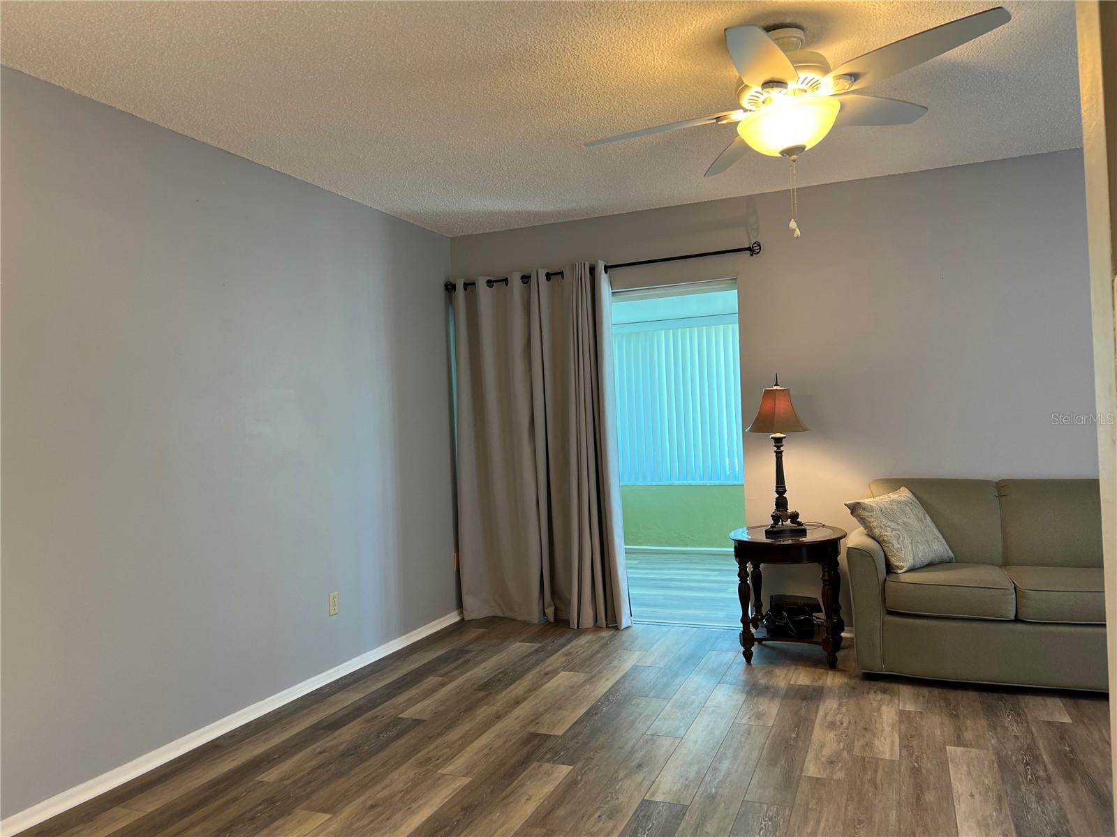 From dining area looking towards living room and lania