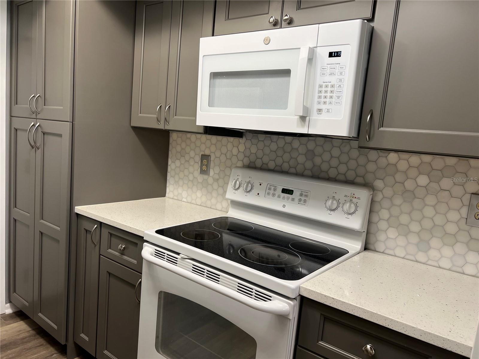 Kitchen stove & microwave