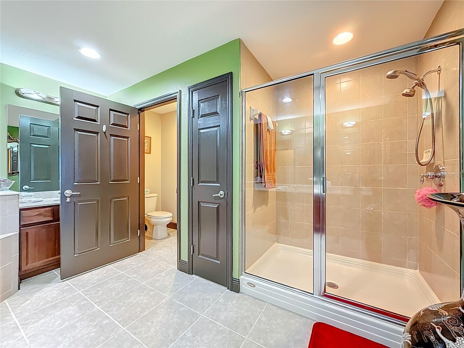 En-suite Master Bathroom