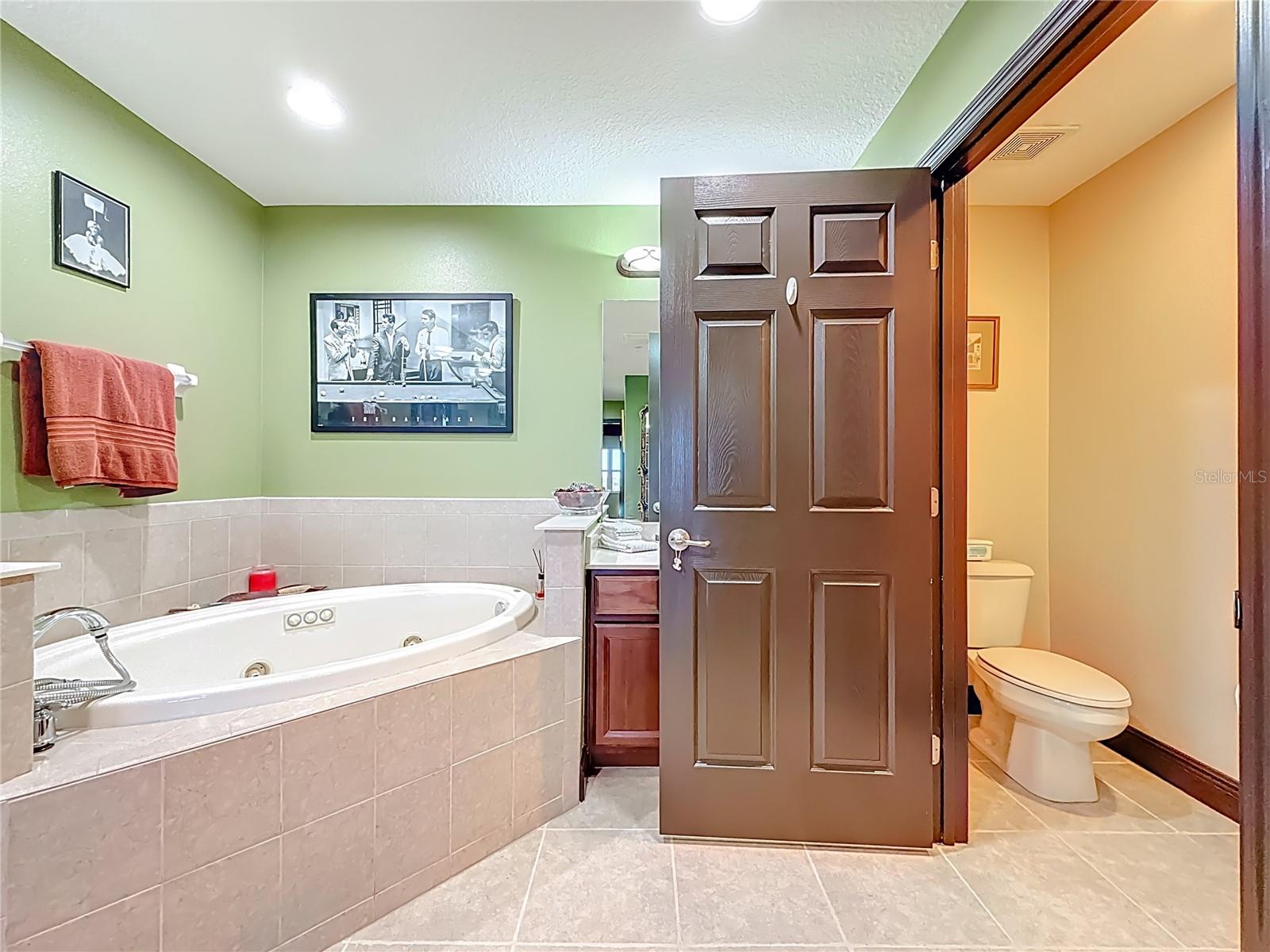 En-suite Master Bathroom