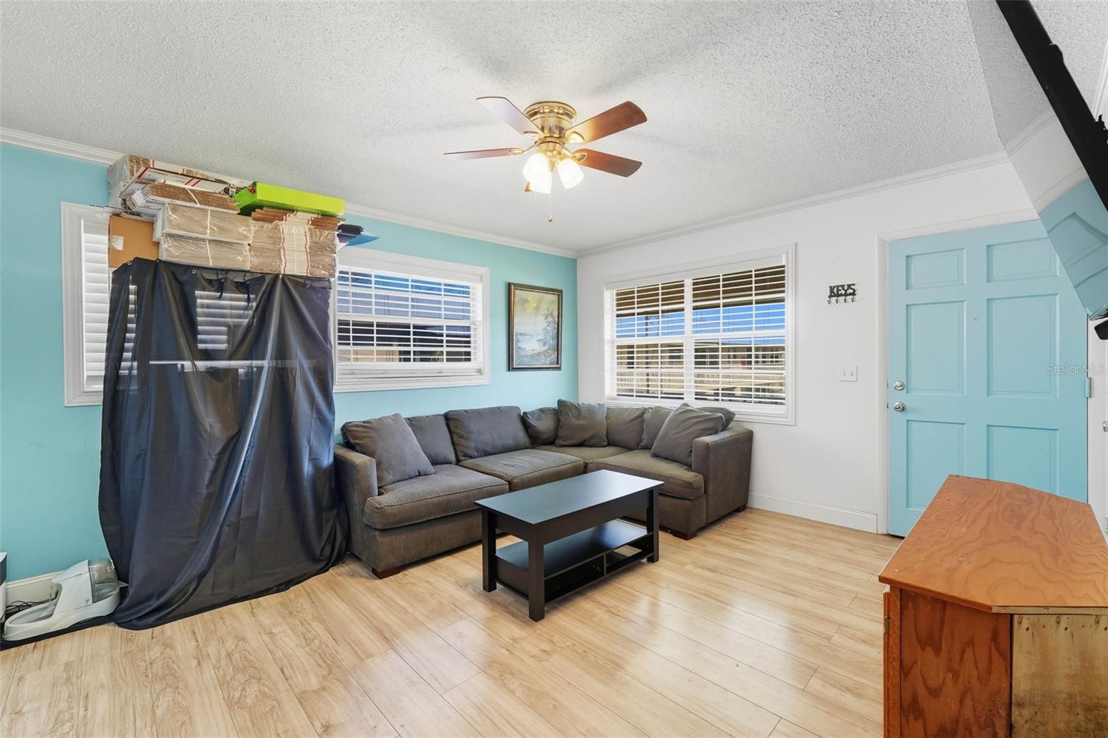 O6347384 Property Photo