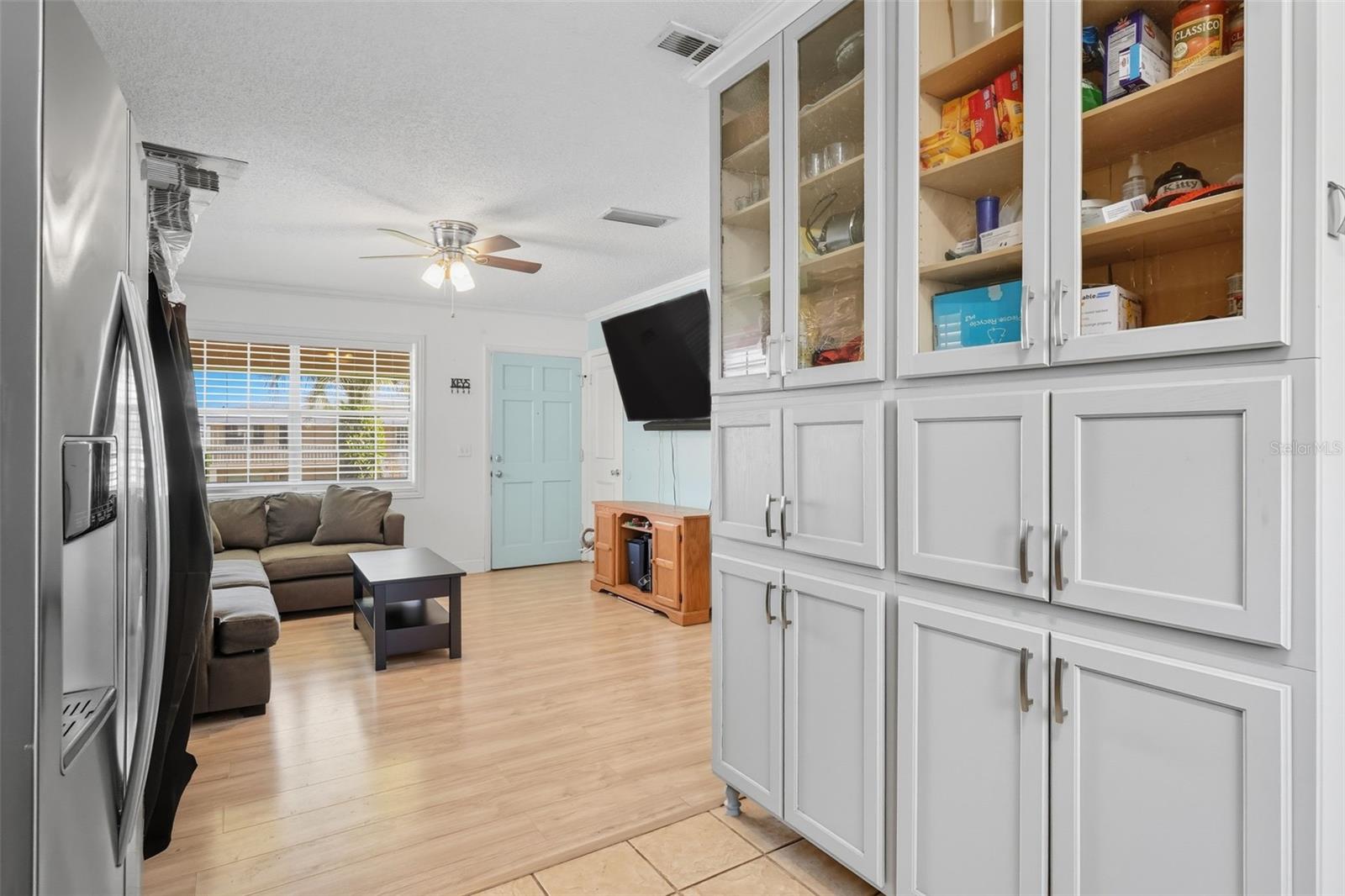 O6347384 Property Photo