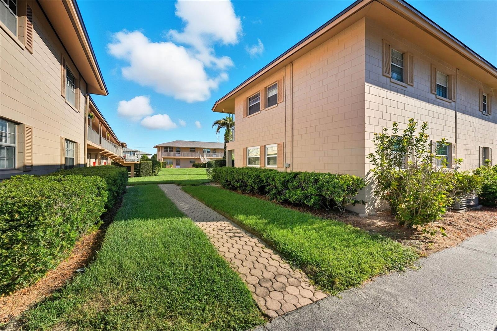 O6347384 Property Photo