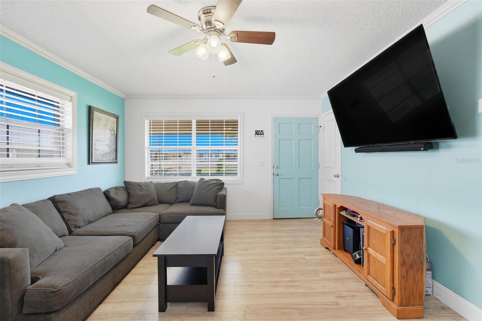 O6347384 Property Photo