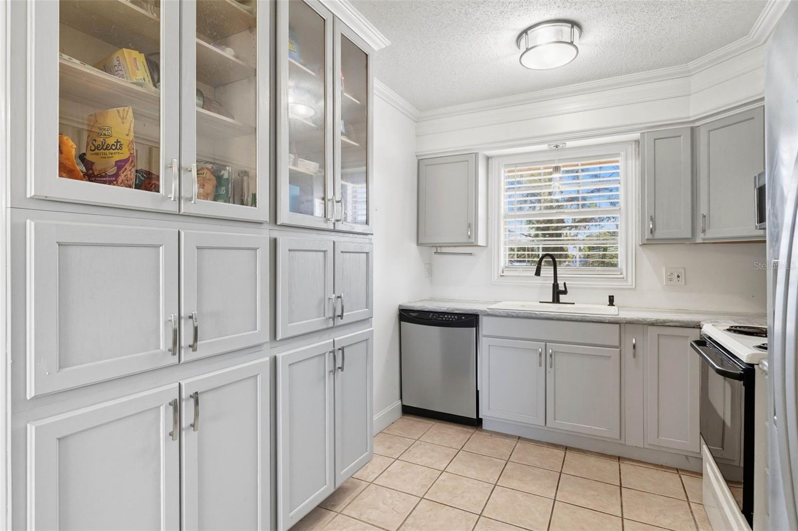 O6347384 Property Photo