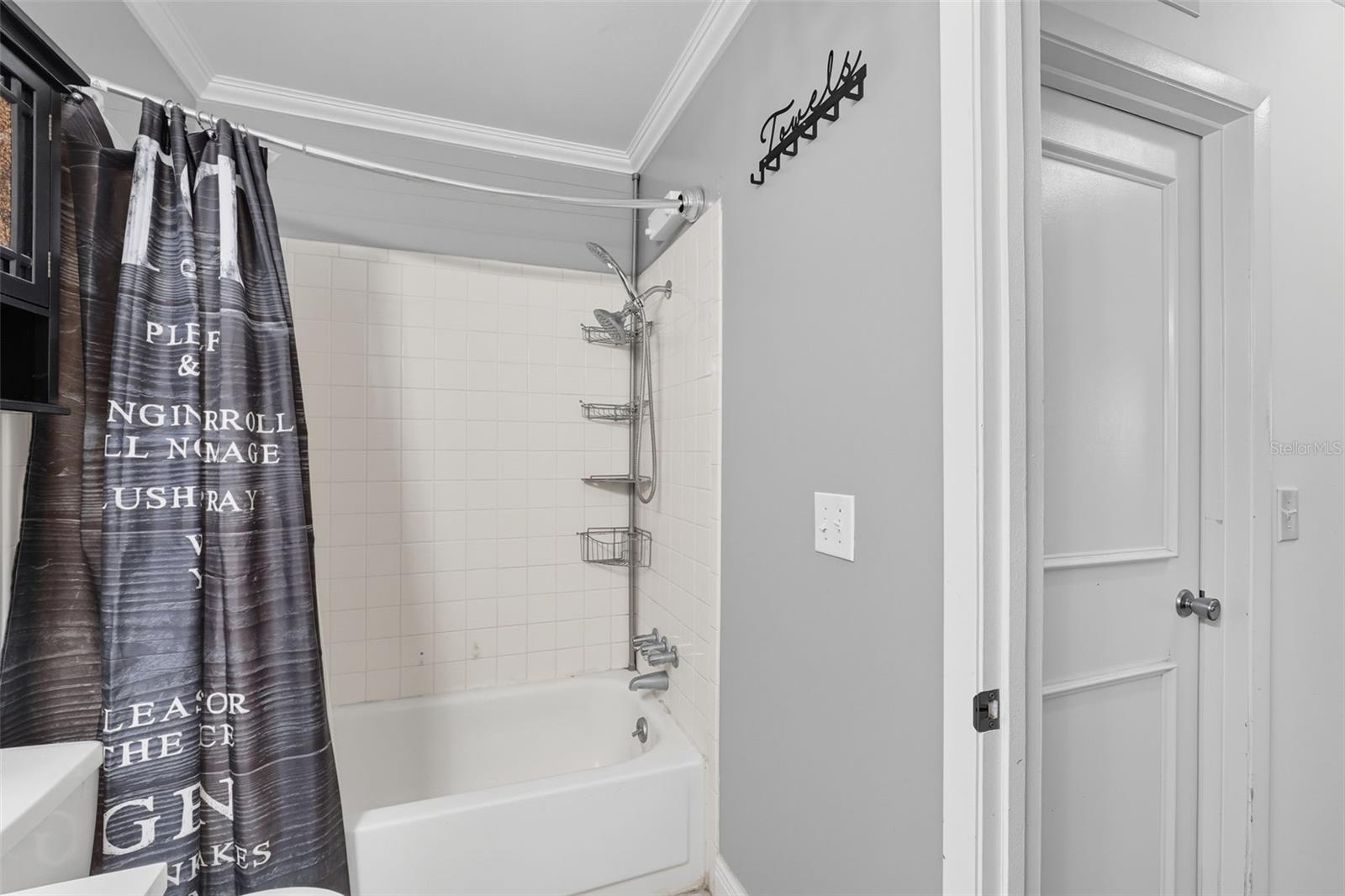 O6347384 Property Photo