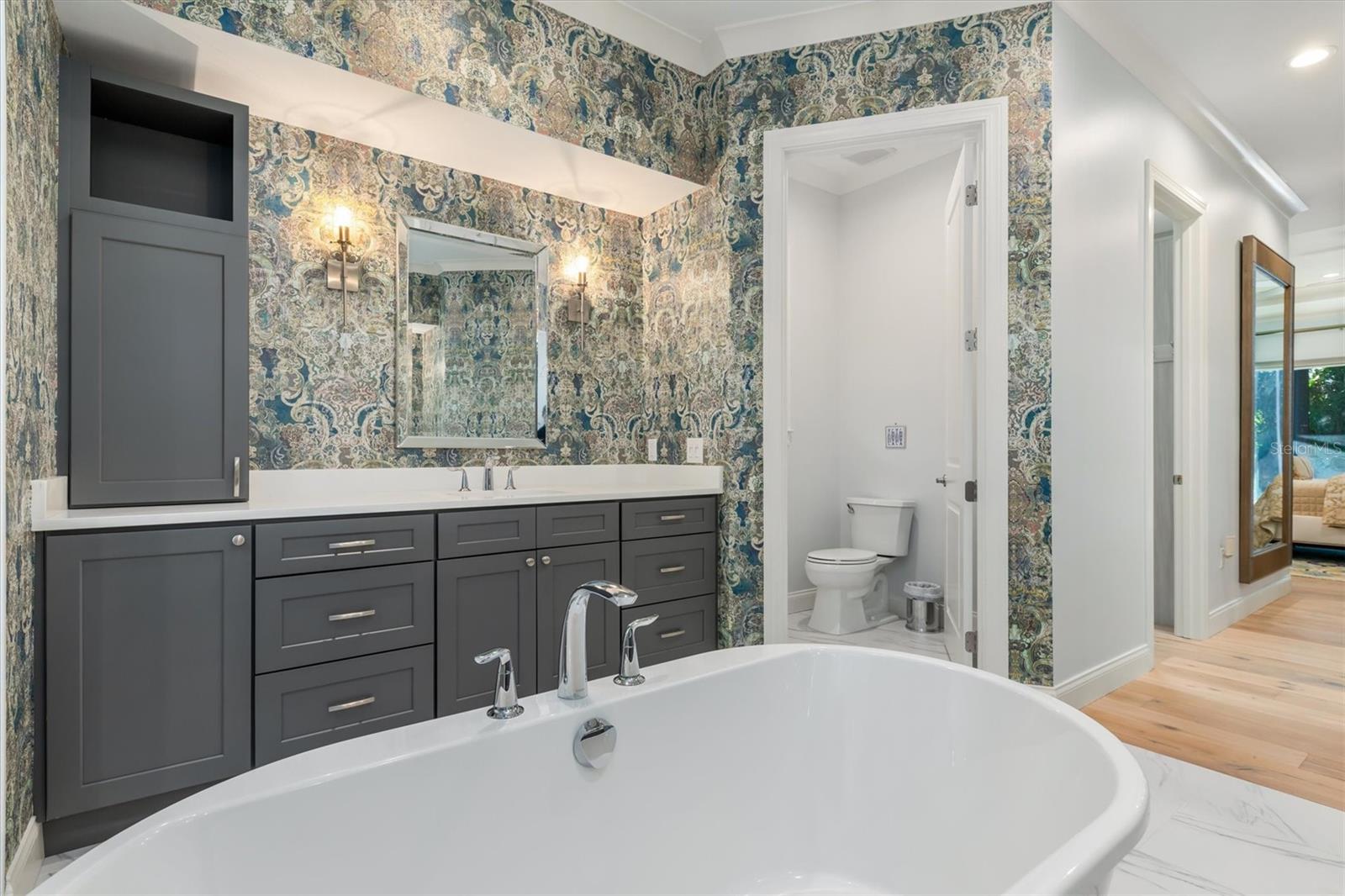 A4666317 Property Photo