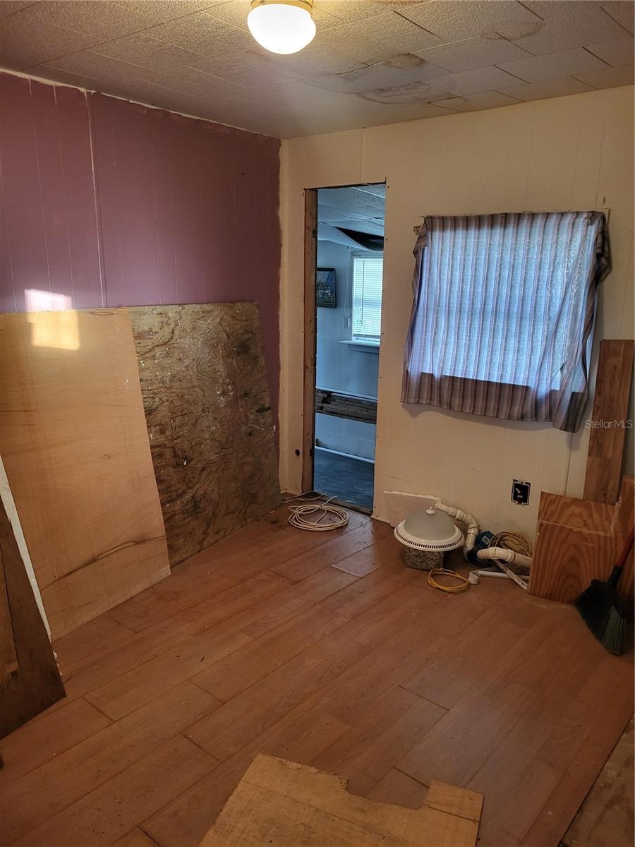 TB8431543 Property Photo