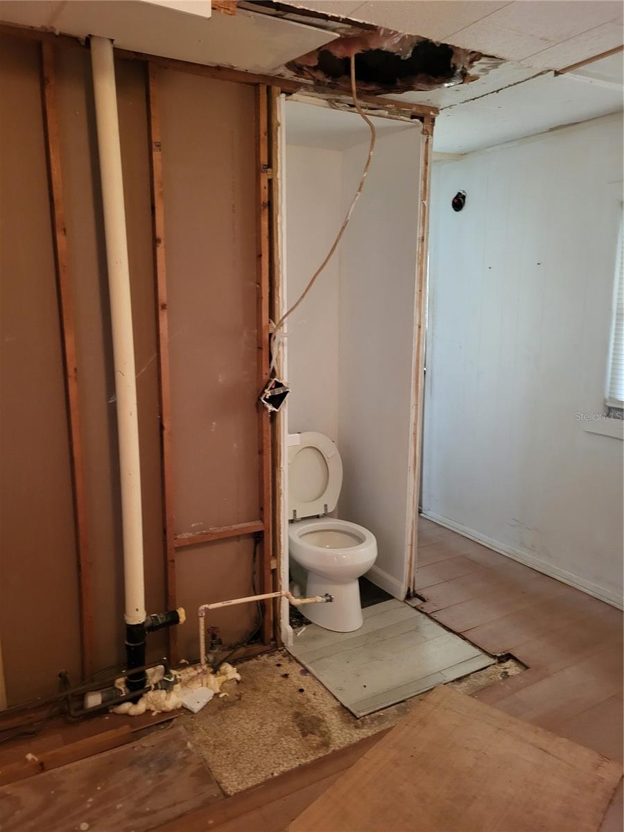 TB8431543 Property Photo