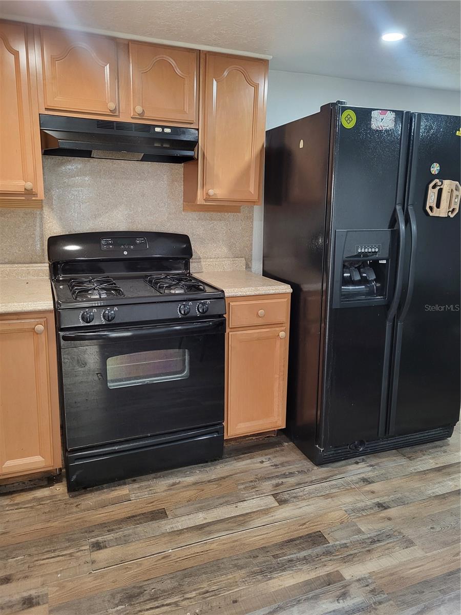 TB8431543 Property Photo