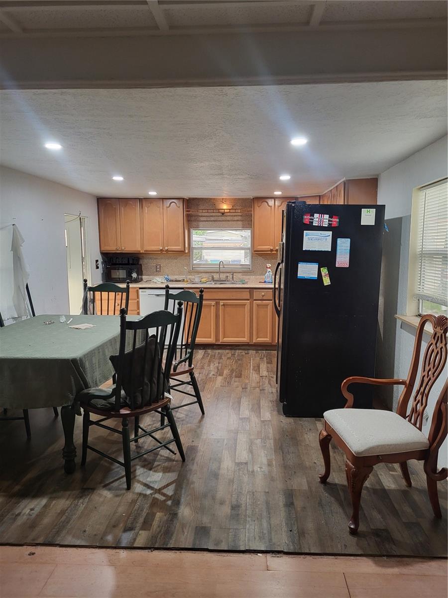 TB8431543 Property Photo