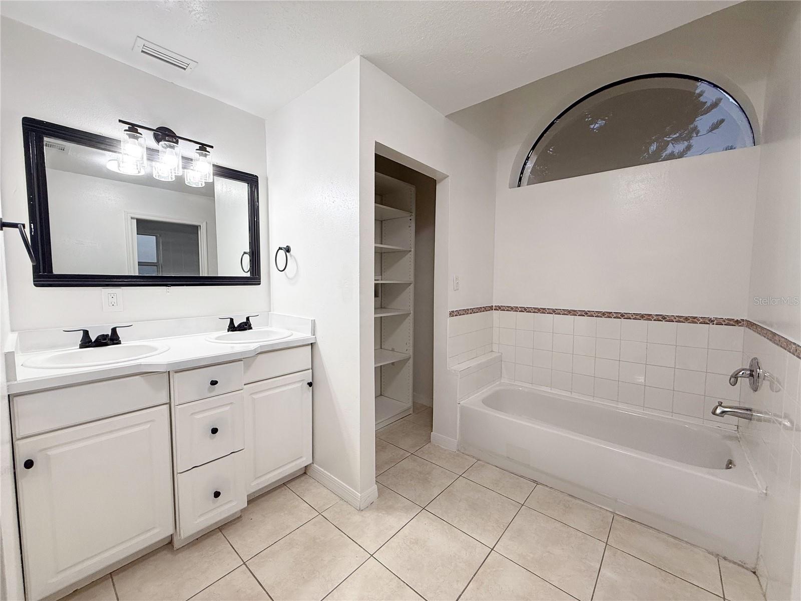 702 DEL RIO WAY, KISSIMMEE, FL, 34758