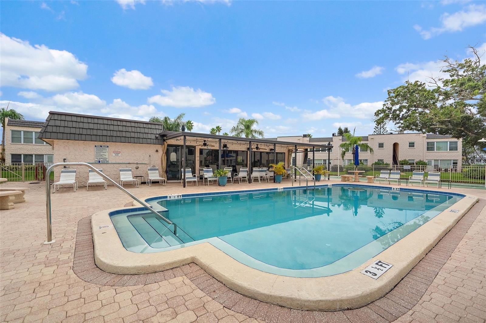 116 ELMWOOD CIR, SEMINOLE, FL, 33777