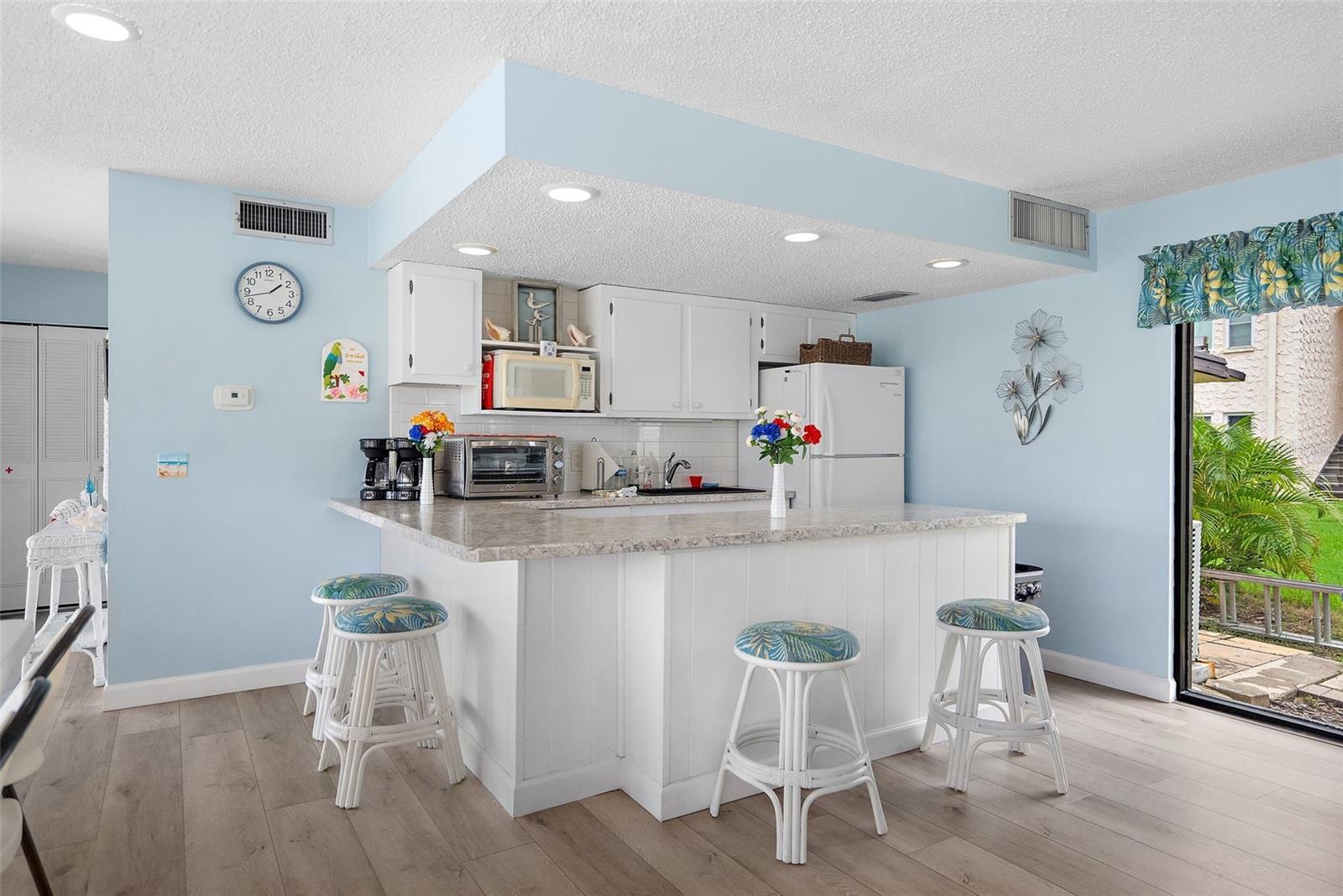 116 ELMWOOD CIR, SEMINOLE, FL, 33777