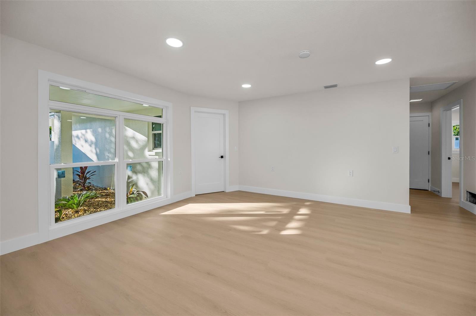 1695 CLEARWATER HARBOR DR, LARGO, FL, 33770