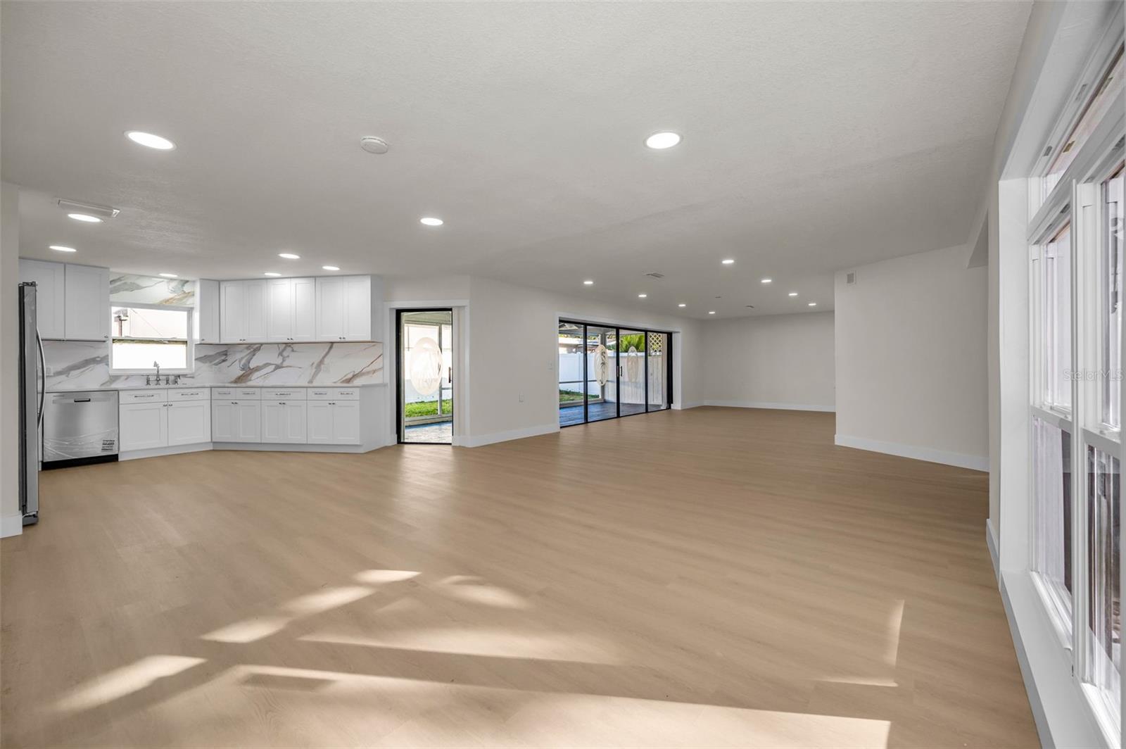 1695 CLEARWATER HARBOR DR, LARGO, FL, 33770