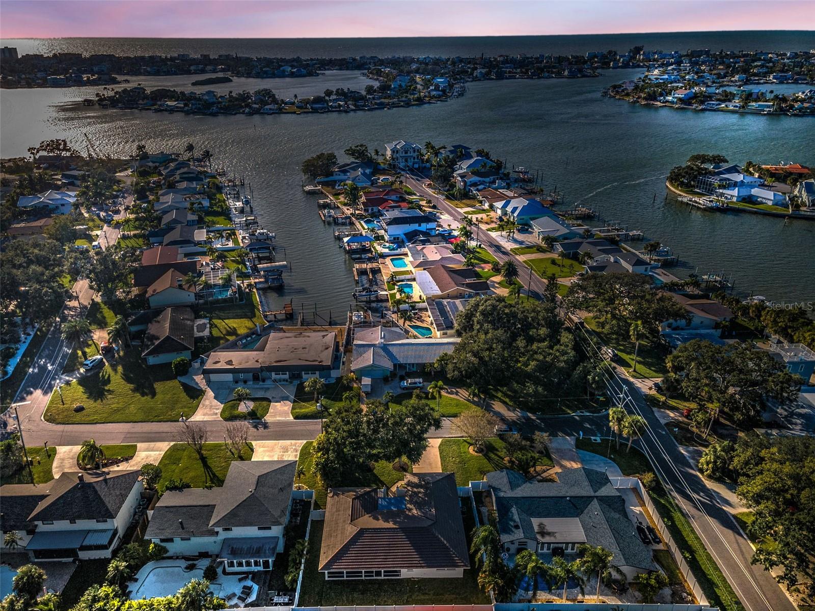 1695 CLEARWATER HARBOR DR, LARGO, FL, 33770