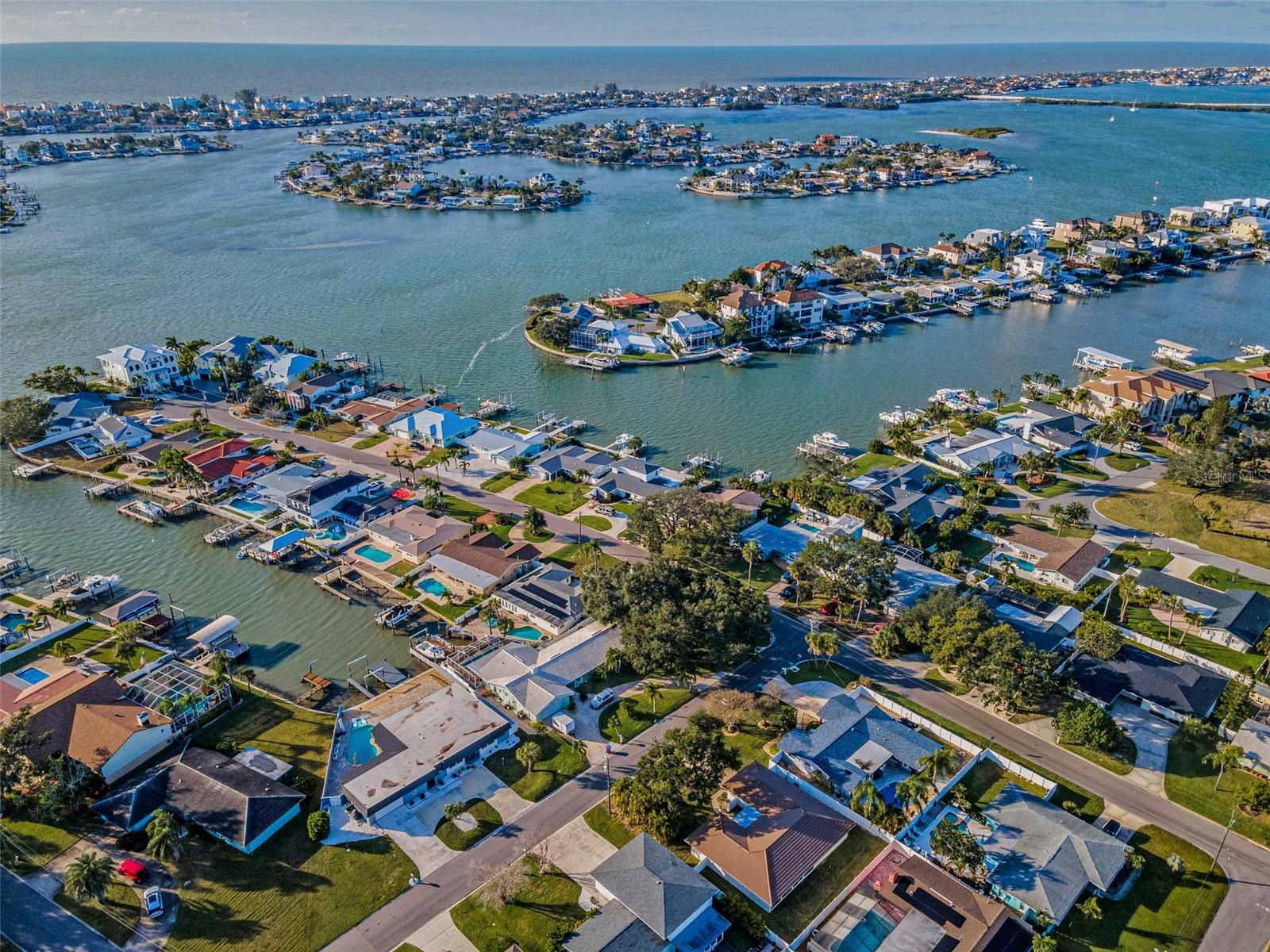 1695 CLEARWATER HARBOR DR, LARGO, FL, 33770