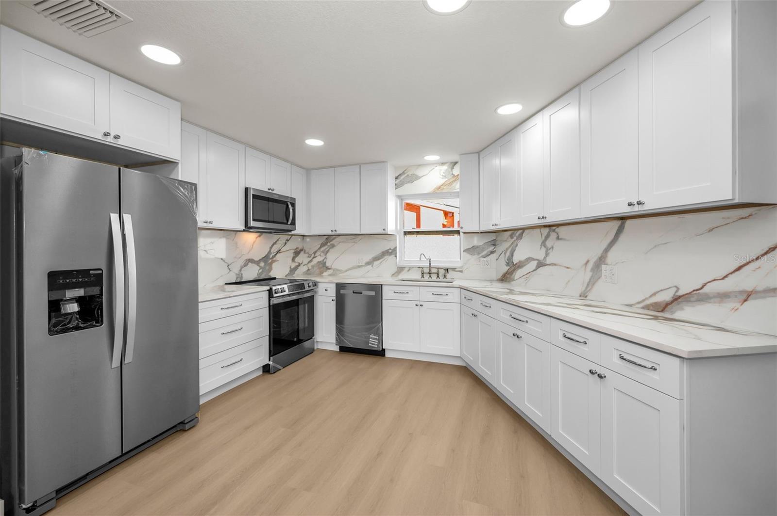 1695 CLEARWATER HARBOR DR, LARGO, FL, 33770