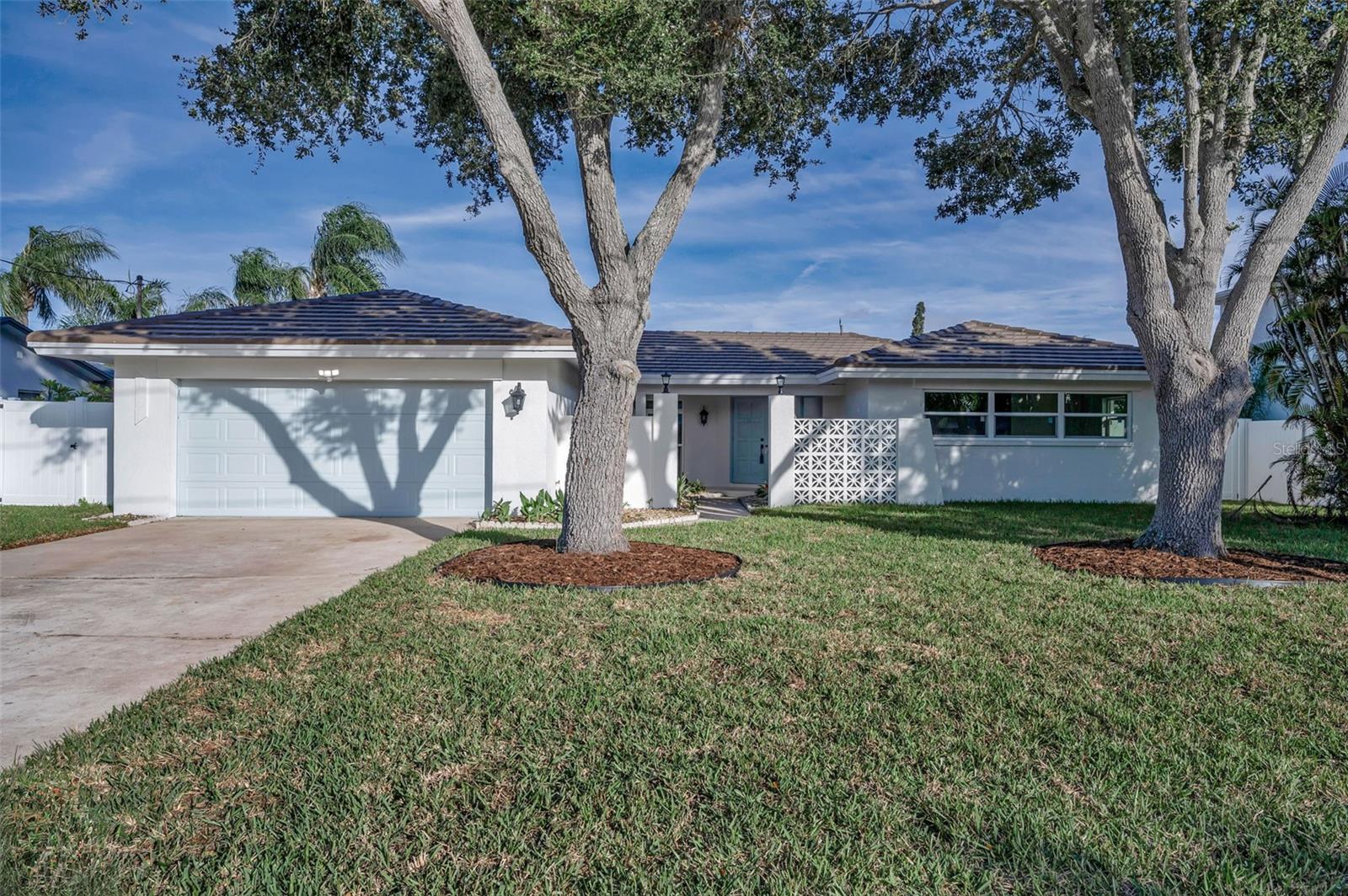 1695 CLEARWATER HARBOR DR, LARGO, FL, 33770