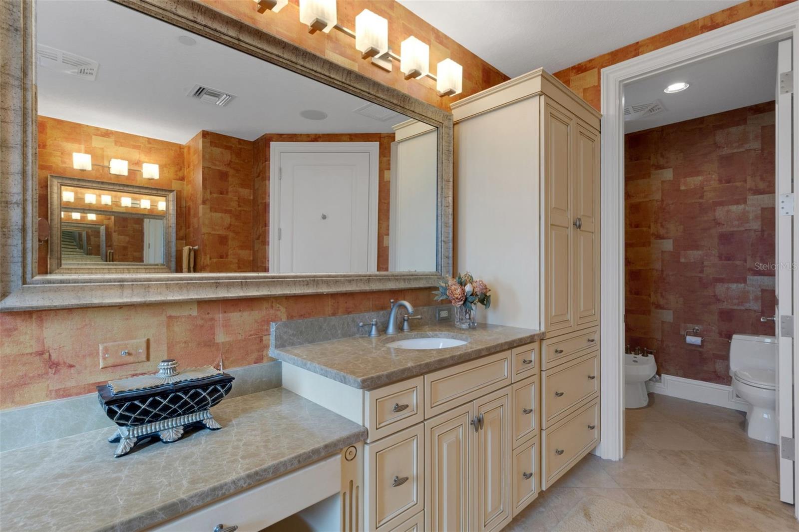 A4666344 Property Photo