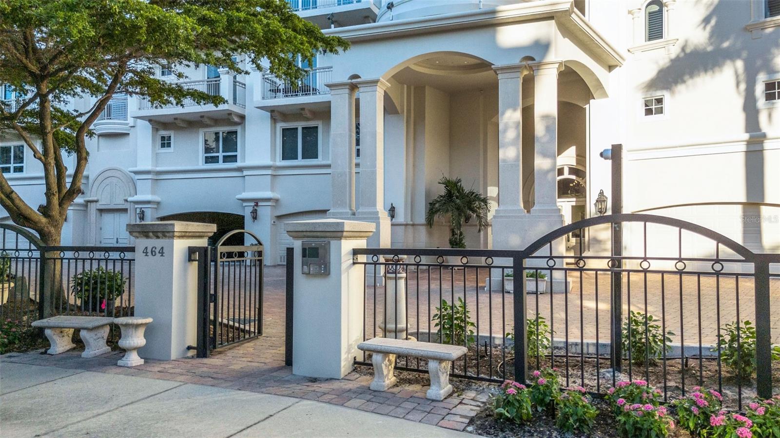 A4666344 Property Photo