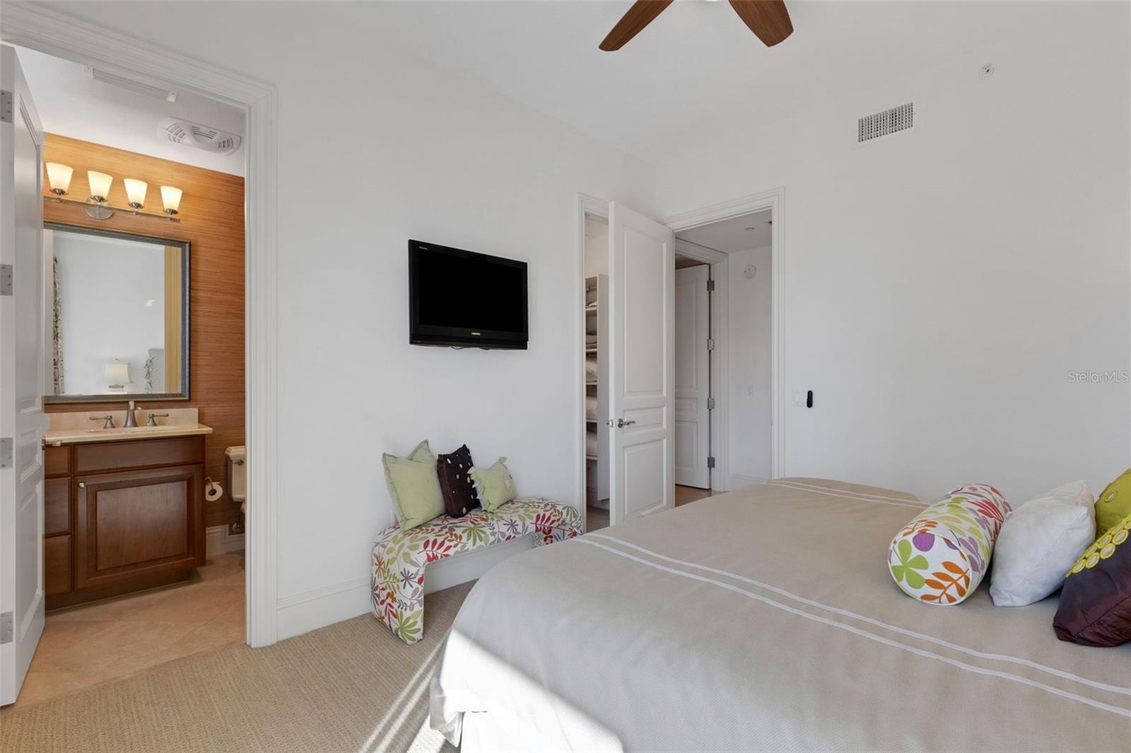 A4666344 Property Photo