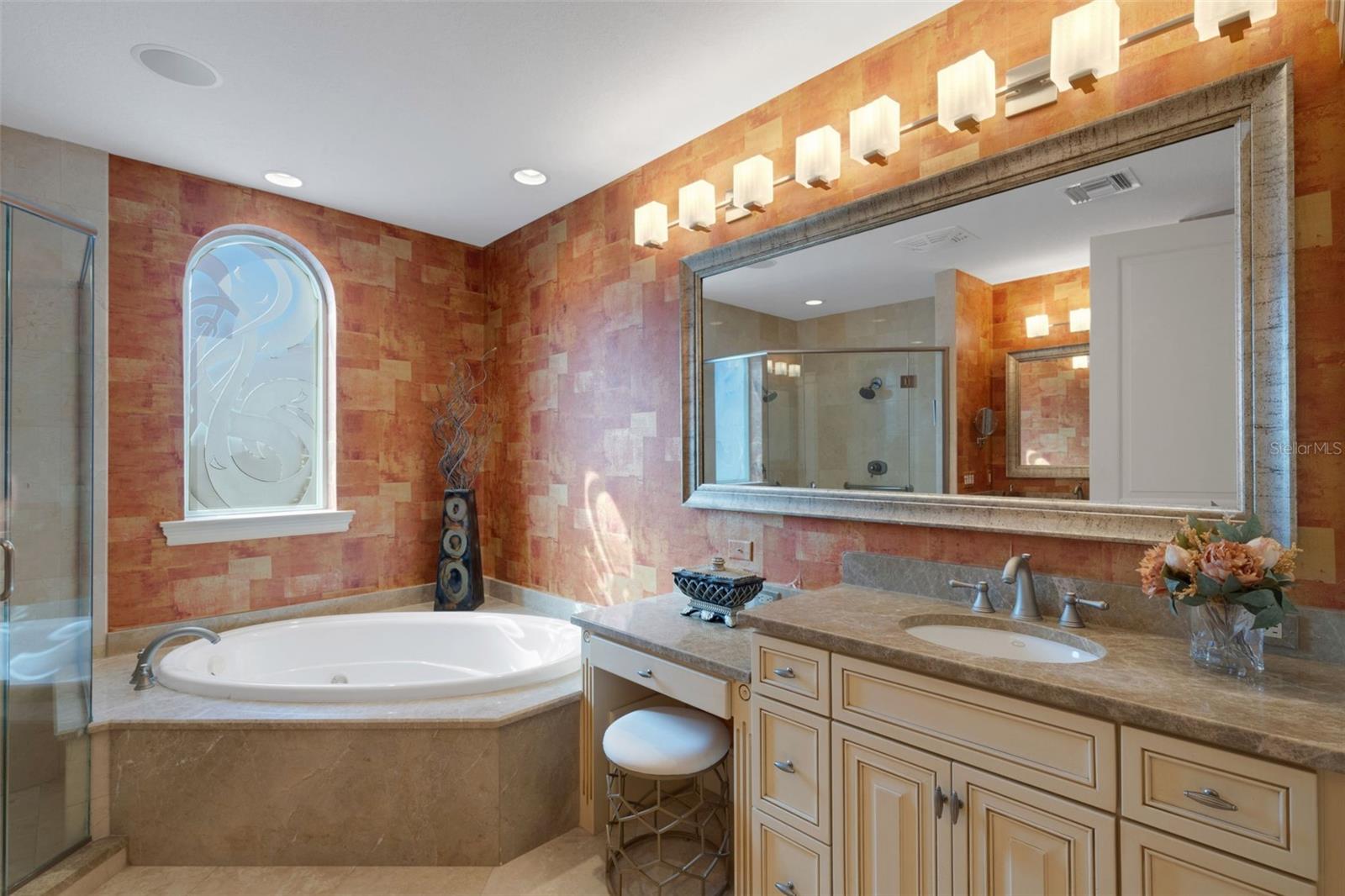 A4666344 Property Photo