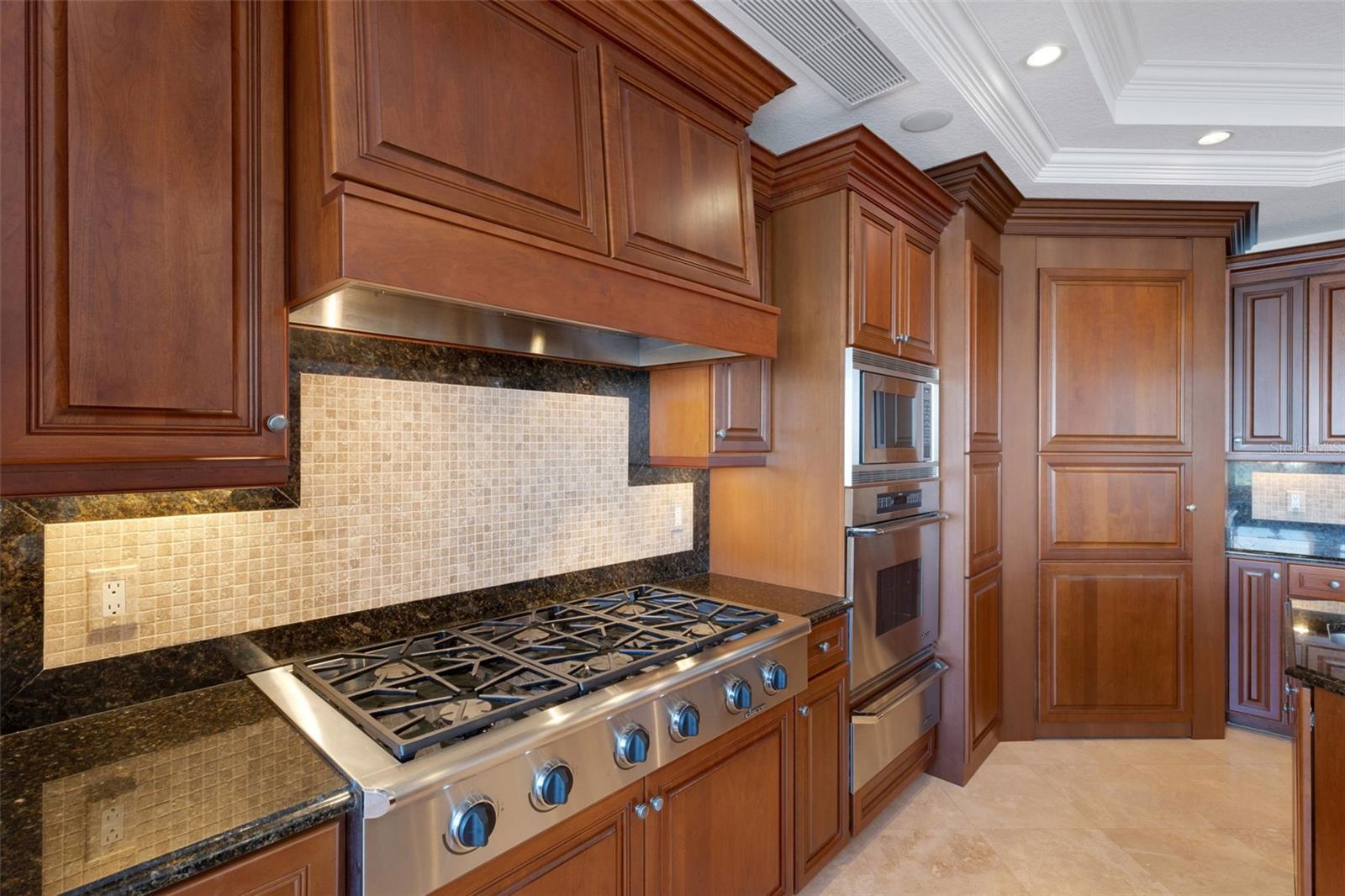 A4666344 Property Photo