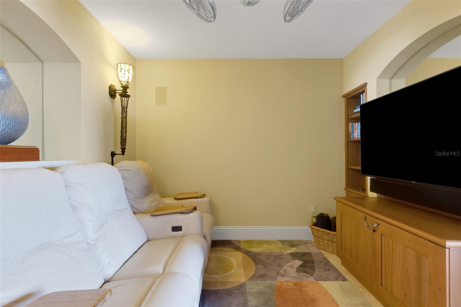 A4666344 Property Photo