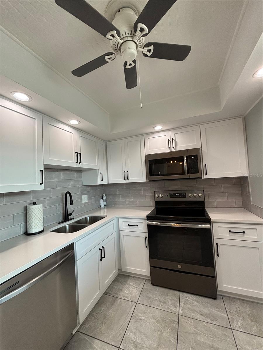 10280 IMPERIAL POINT DR W #20, LARGO, FL, 33774