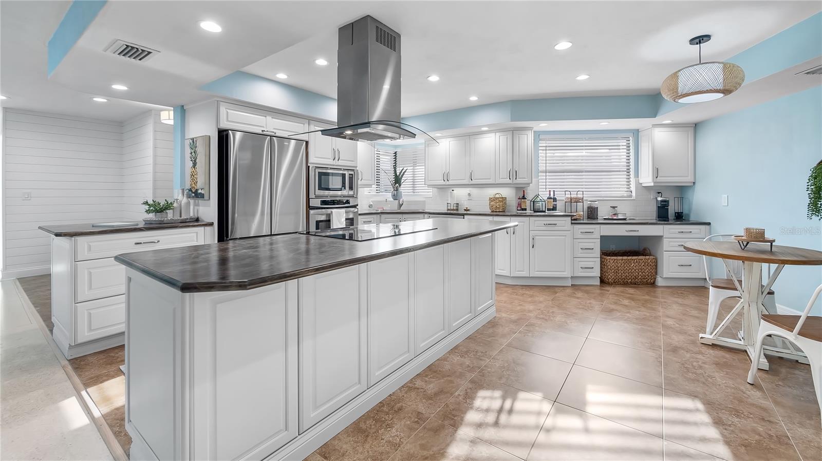 O6347549 Property Photo