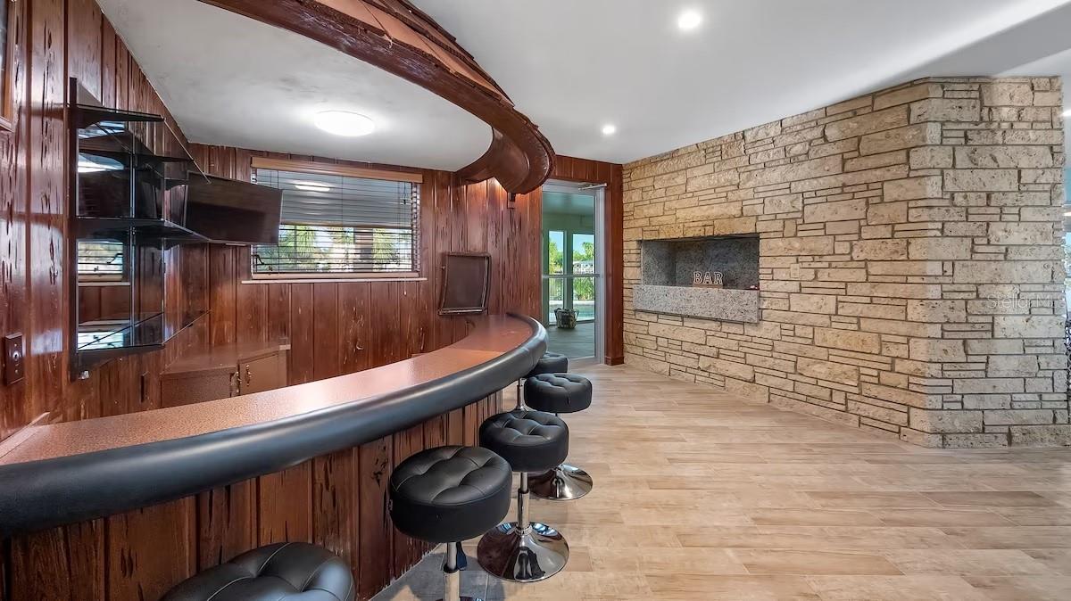 O6347549 Property Photo