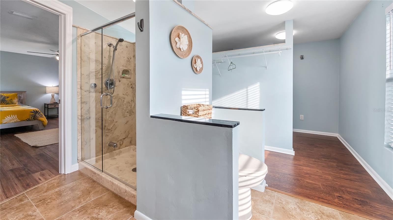 O6347549 Property Photo