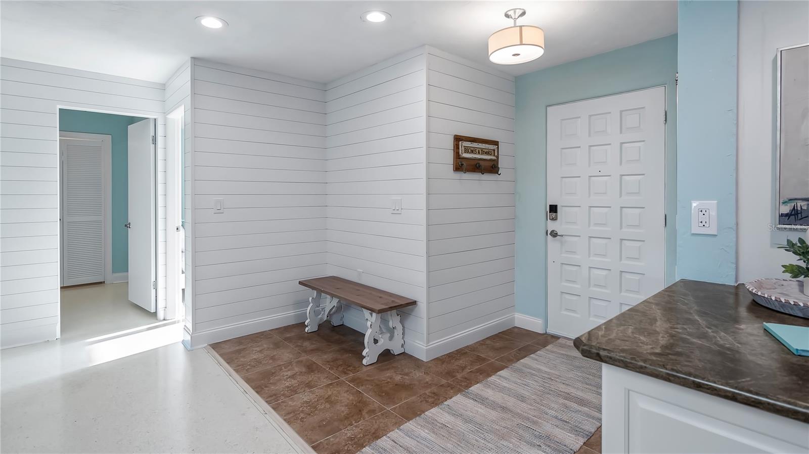 O6347549 Property Photo