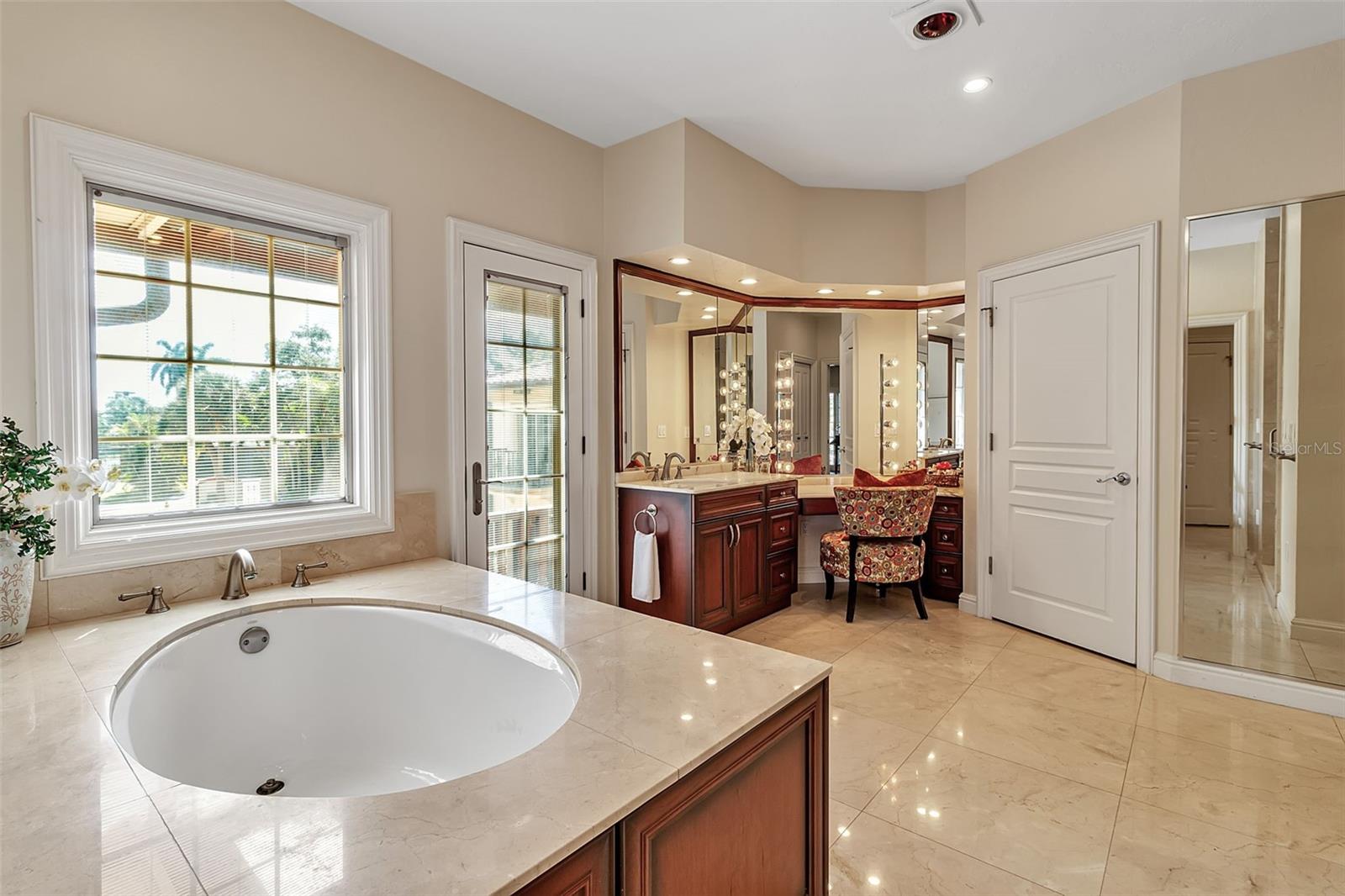 A4666354 Property Photo