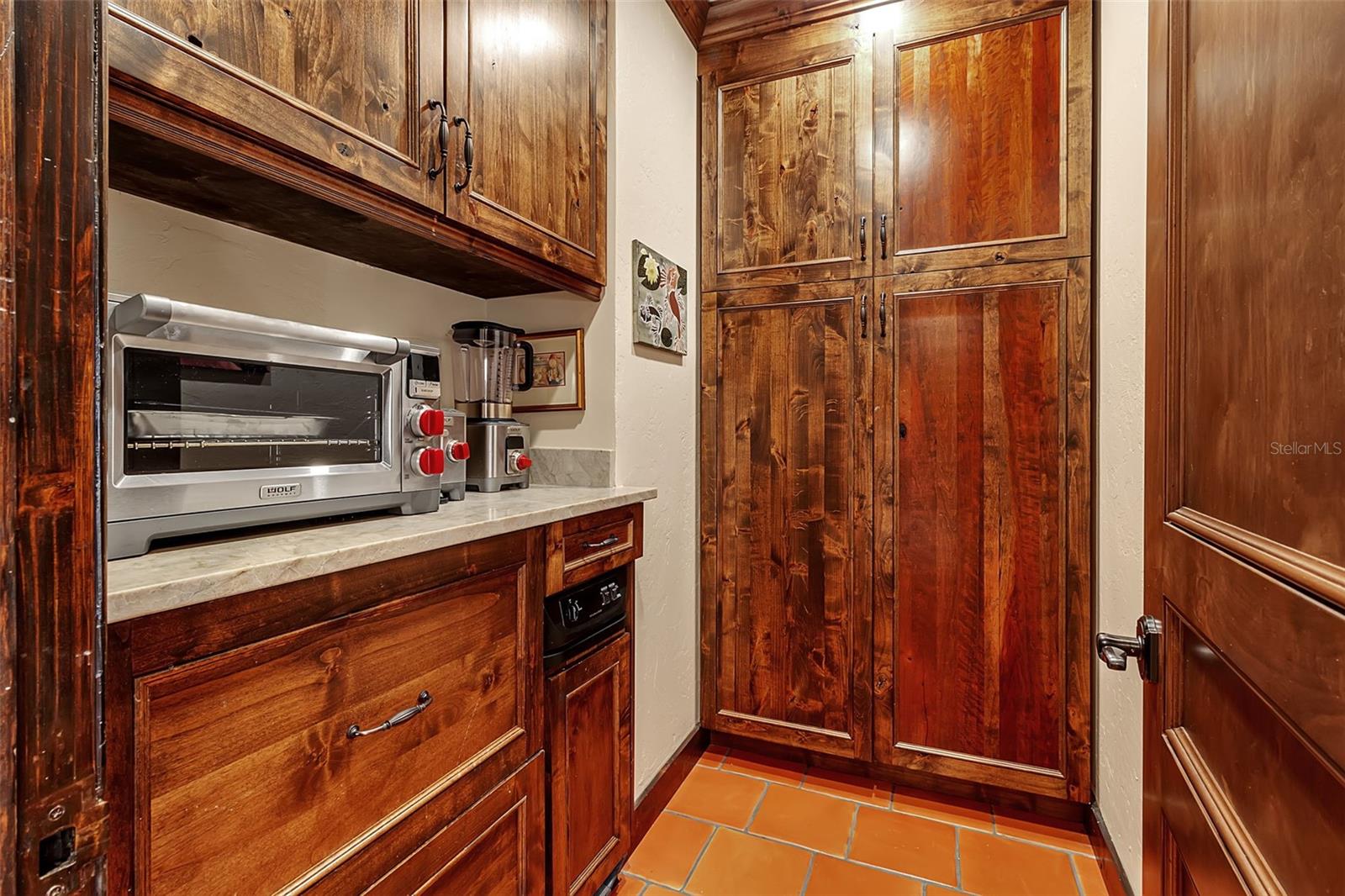 A4666354 Property Photo