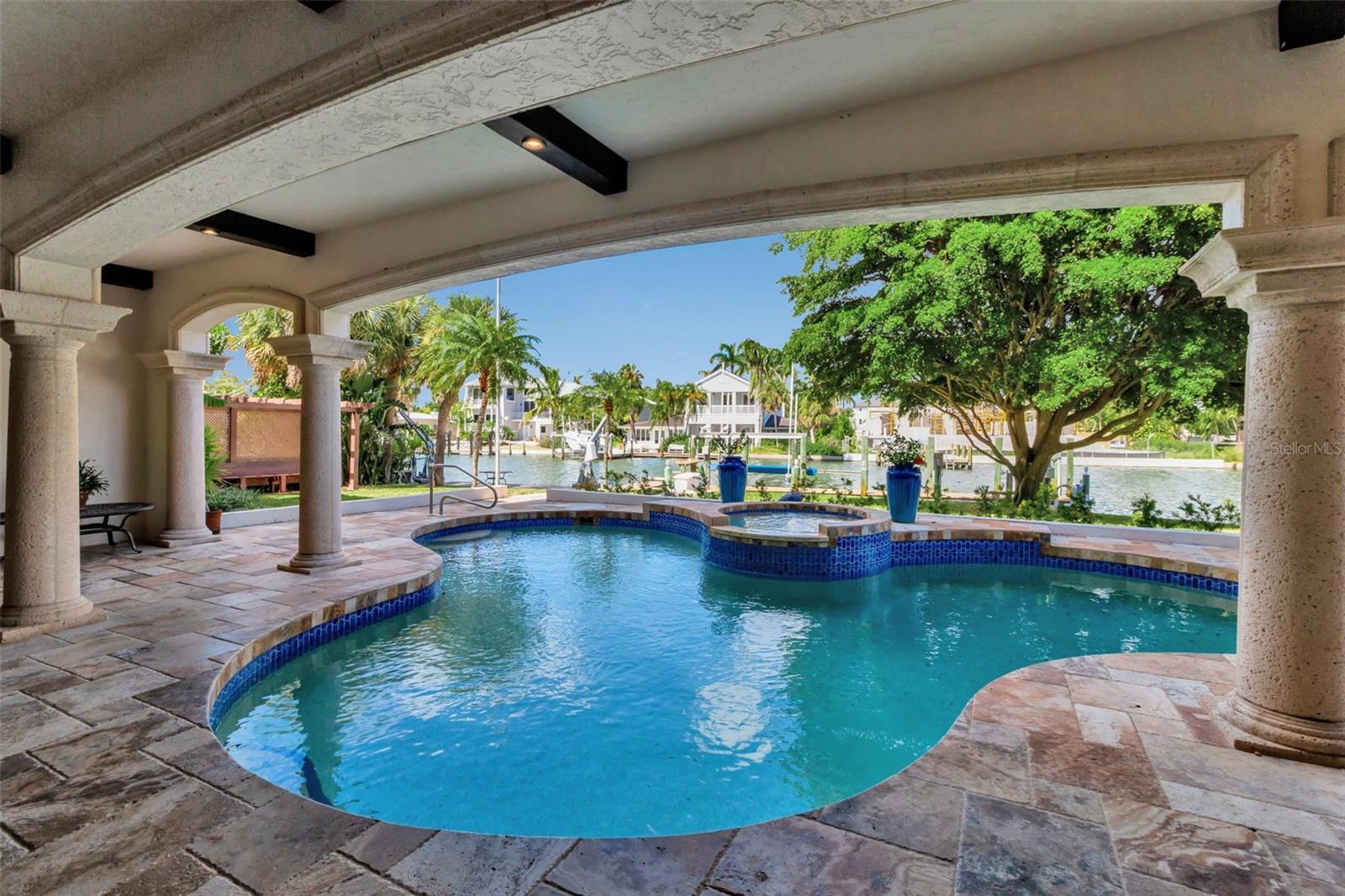 A4666354 Property Photo