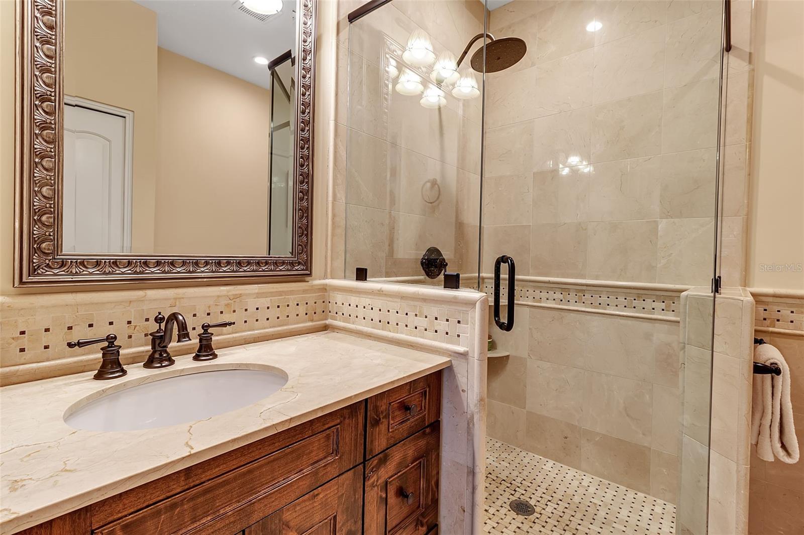 A4666354 Property Photo