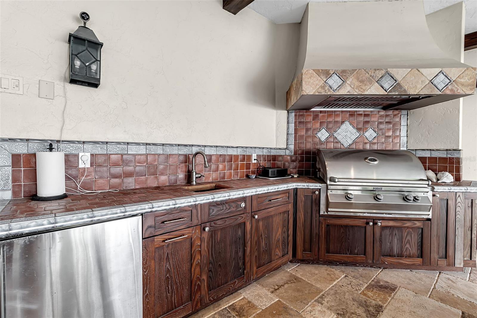 A4666354 Property Photo