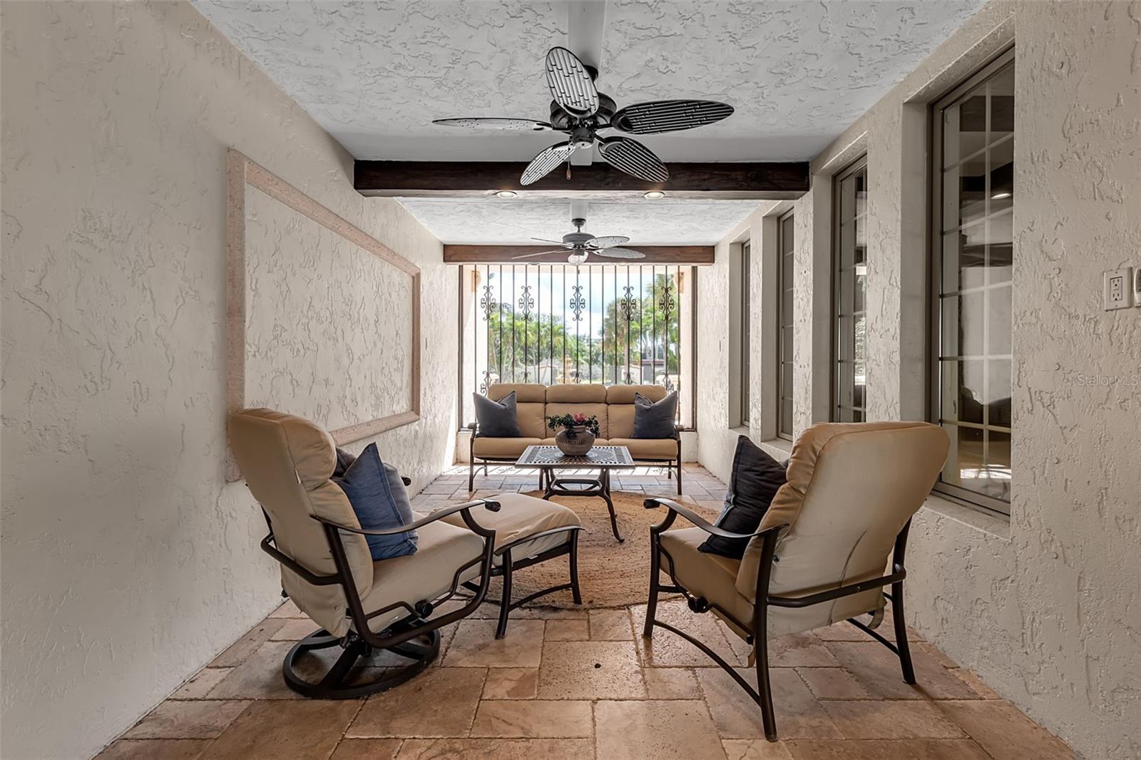 A4666354 Property Photo