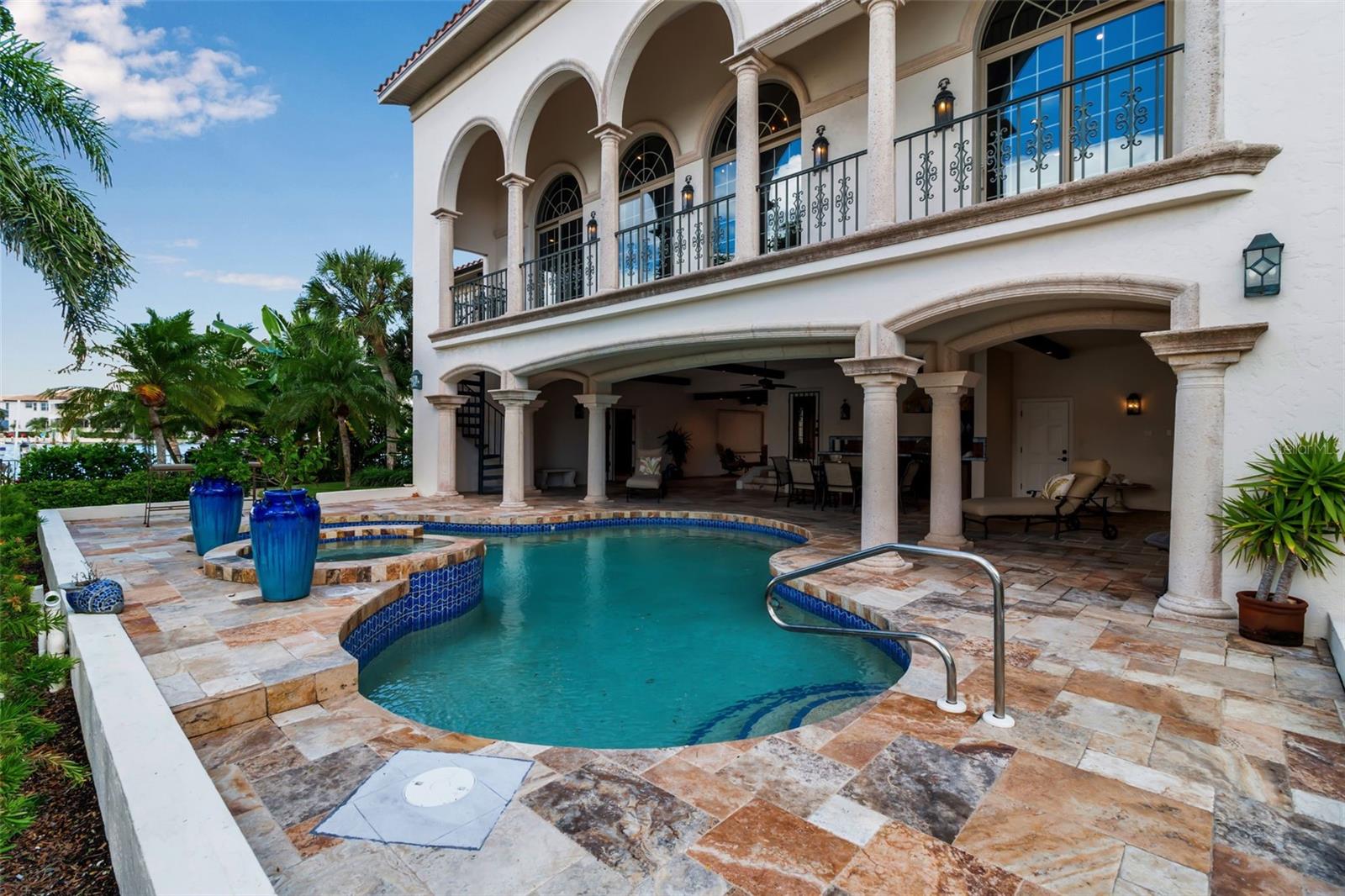 A4666354 Property Photo