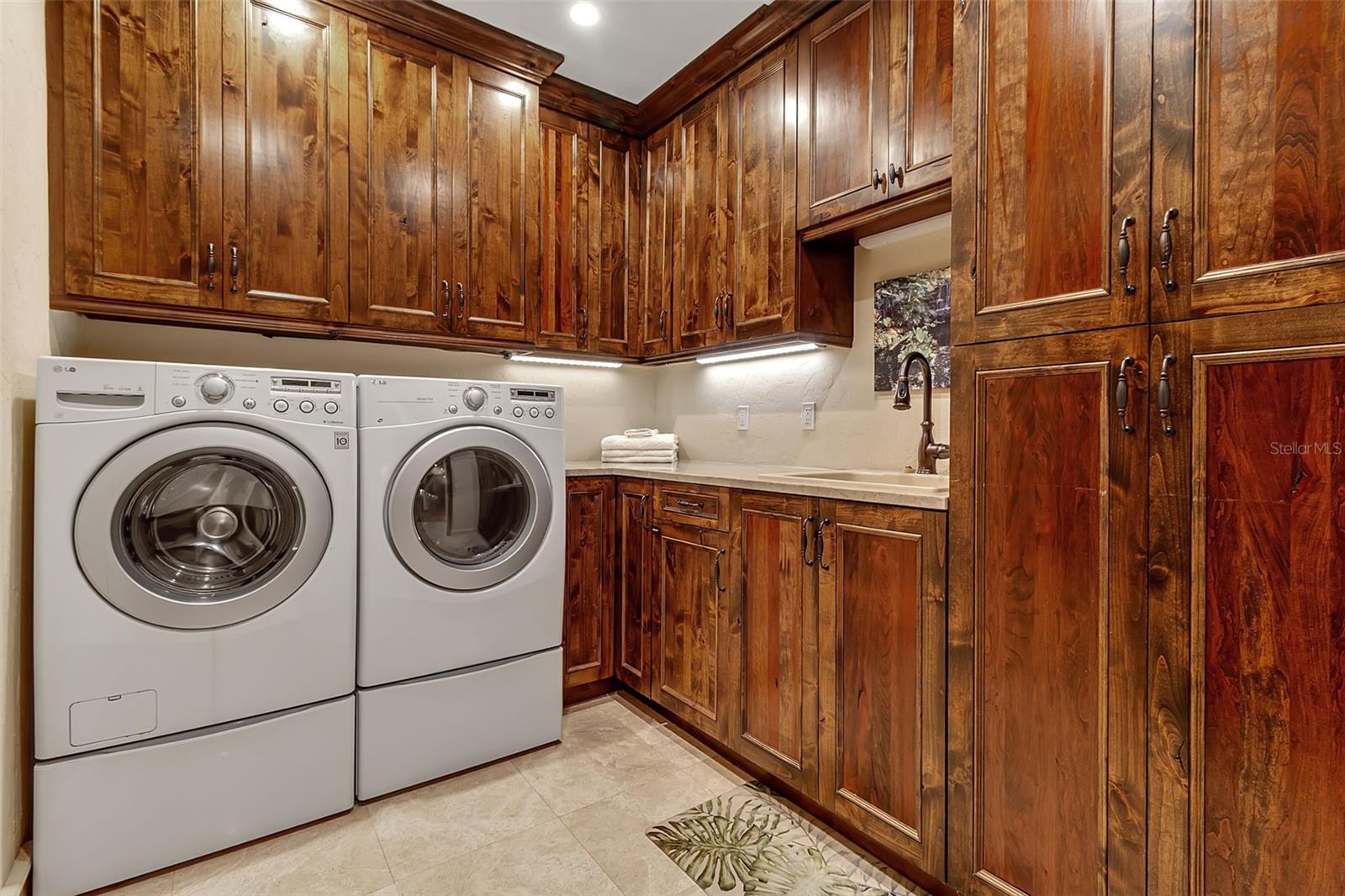 A4666354 Property Photo