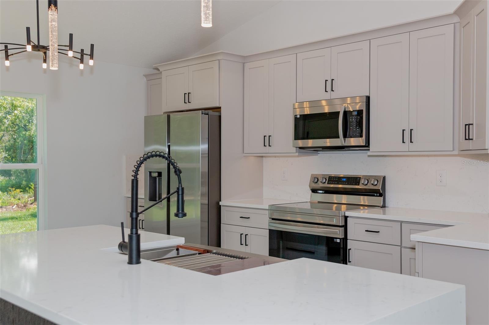 429 FISHER RD, OCKLAWAHA, FL, 32179