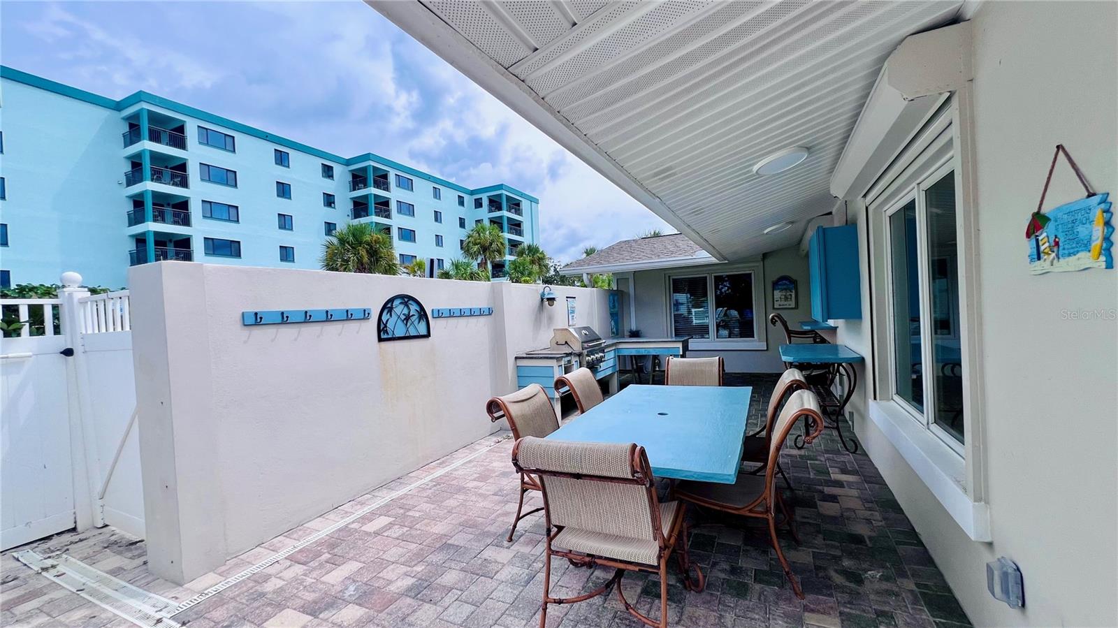 TB8431711 Property Photo