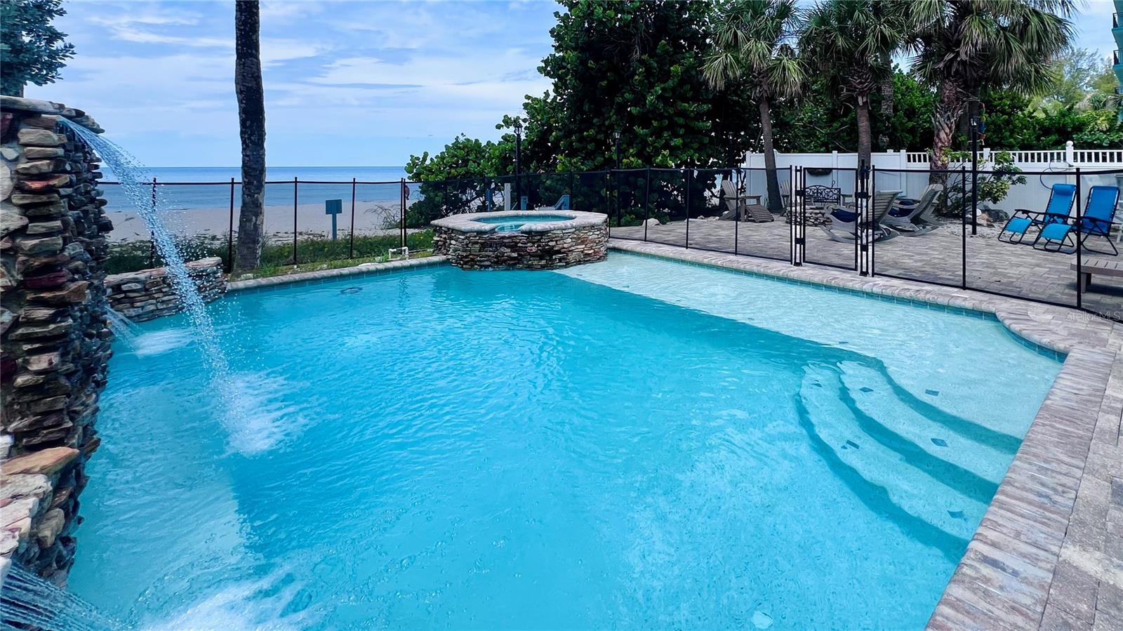 TB8431711 Property Photo