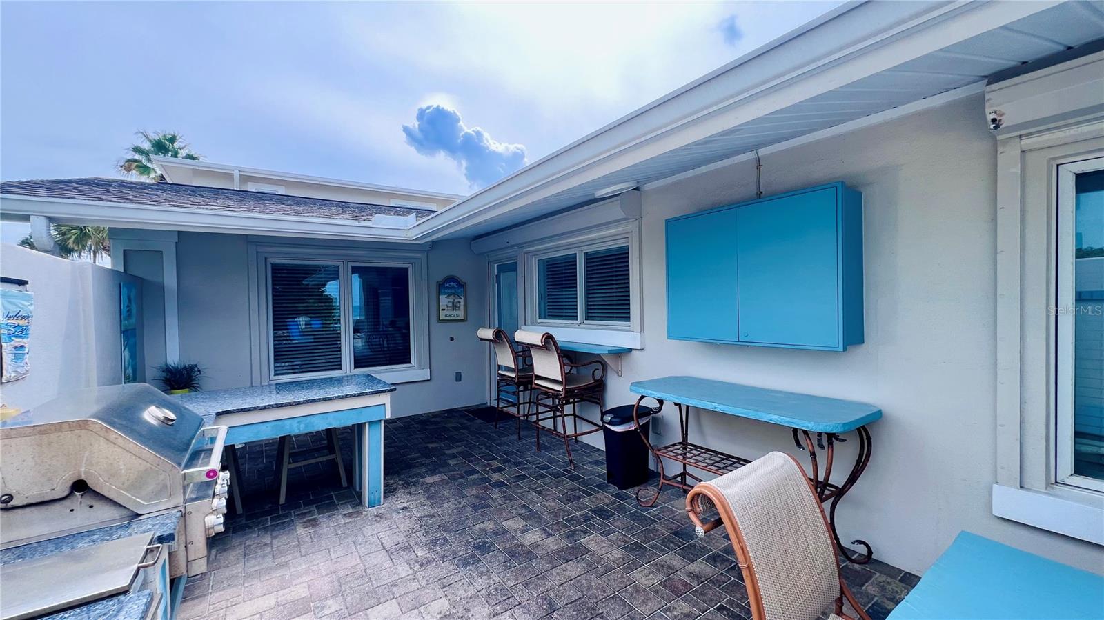 TB8431711 Property Photo