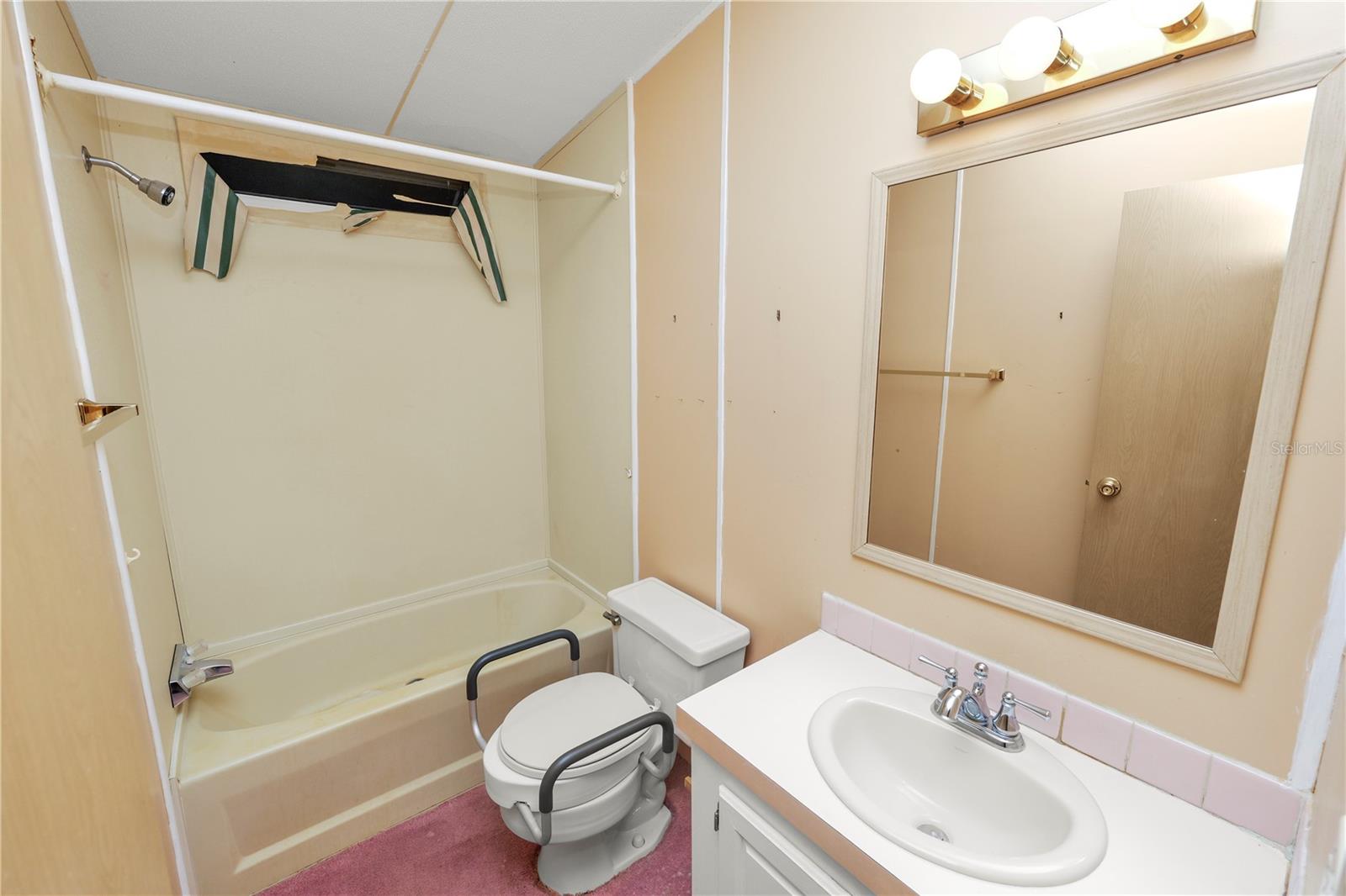 L4956160 Property Photo